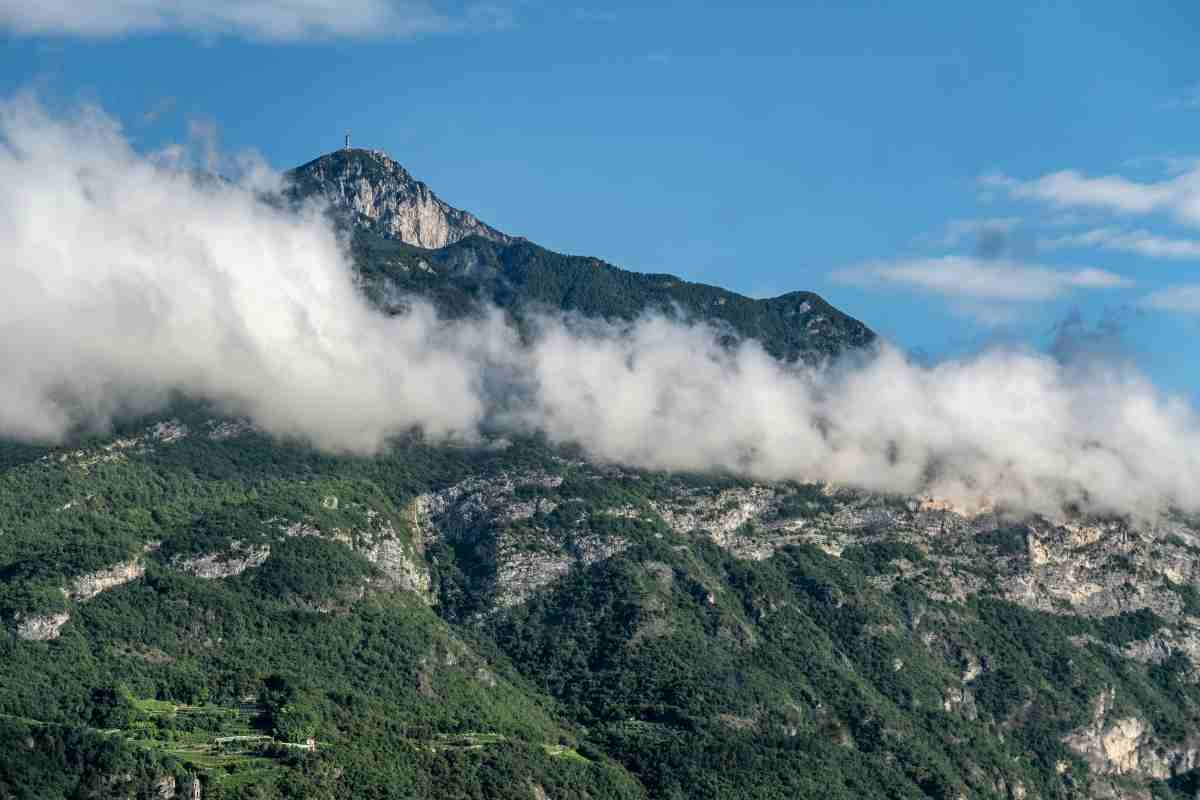 In montagna in primavera è possibile praticare diverse attività, da Nord a Sud dello Stivale